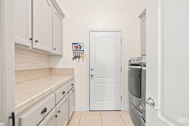 11502 Crabbet Park Drive, Bakersfield, CA 93311