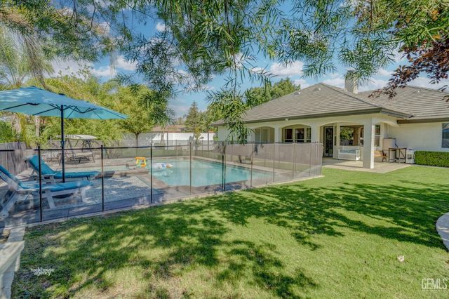 11502 Crabbet Park Drive, Bakersfield, CA 93311