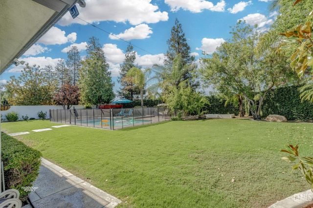 11502 Crabbet Park Drive, Bakersfield, CA 93311