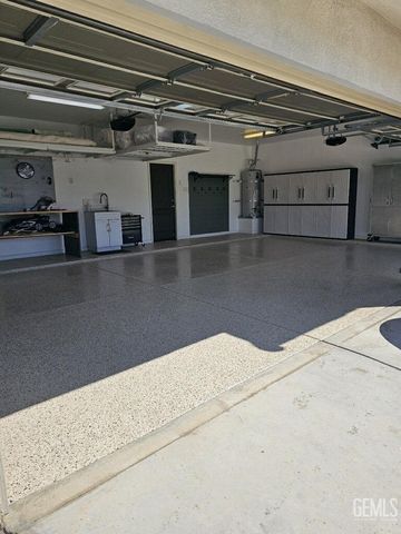 11502 Crabbet Park Drive, Bakersfield, CA 93311