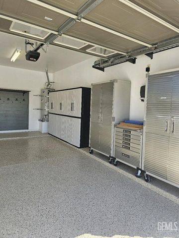 11502 Crabbet Park Drive, Bakersfield, CA 93311