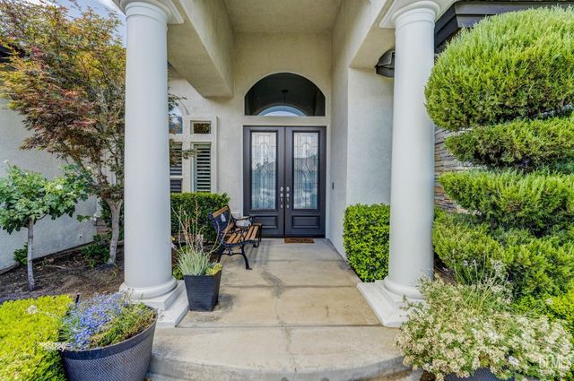 11502 Crabbet Park Drive, Bakersfield, CA 93311