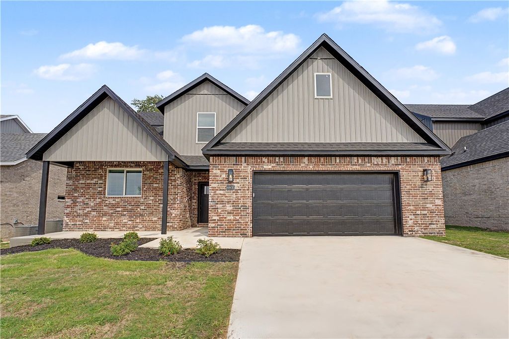 6605 Crabapple Street, Bentonville, AR 72712