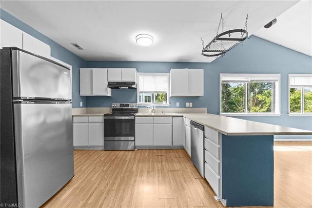 3646 Heathrow Drive, Winston-salem, NC 27127