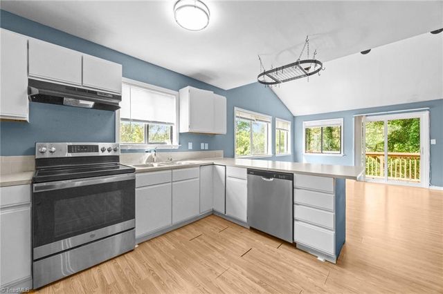 3646 Heathrow Drive, Winston-salem, NC 27127