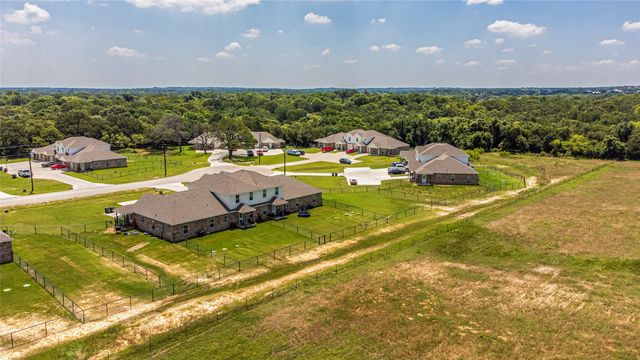 109 N Park Ct, Springtown, TX 76082