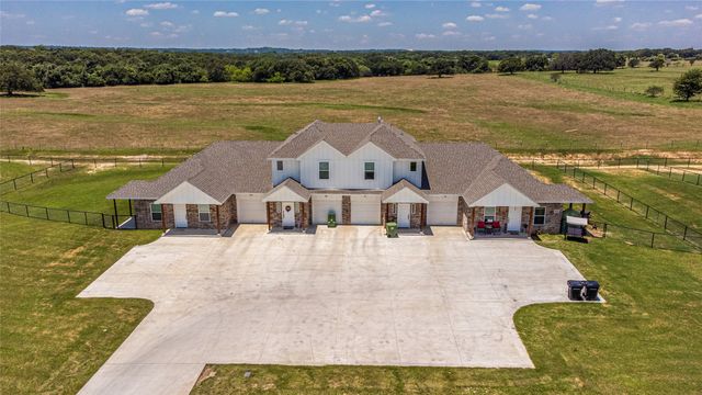 109 N Park Ct, Springtown, TX 76082