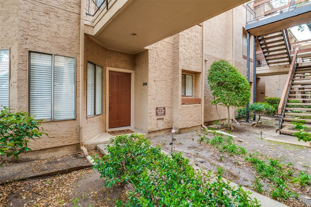 5550 Spring Valley Road G16, Dallas, TX 75254