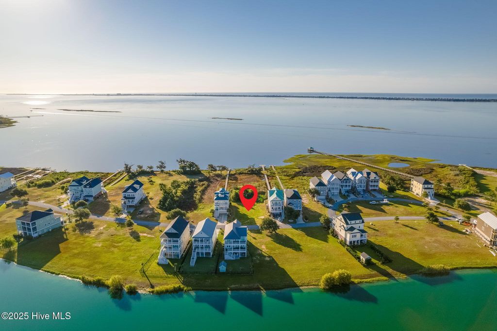 743 Cannonsgate Drive, Newport, NC 28570