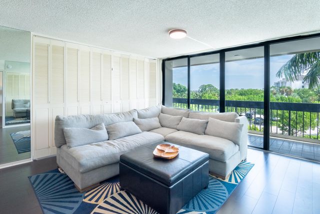 2400 PRESIDENTIAL Way 302, West Palm Beach, FL 33401