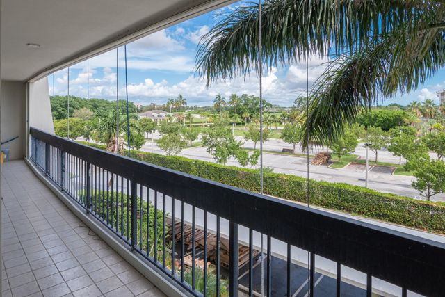 2400 PRESIDENTIAL Way 302, West Palm Beach, FL 33401