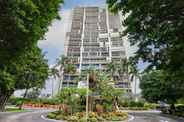 2400 PRESIDENTIAL Way 302, West Palm Beach, FL 33401
