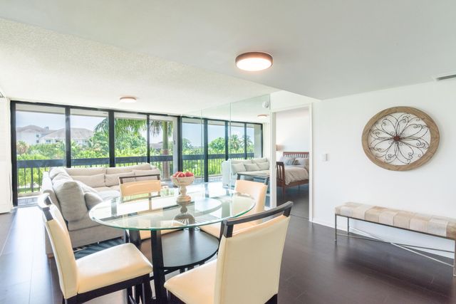 2400 PRESIDENTIAL Way 302, West Palm Beach, FL 33401