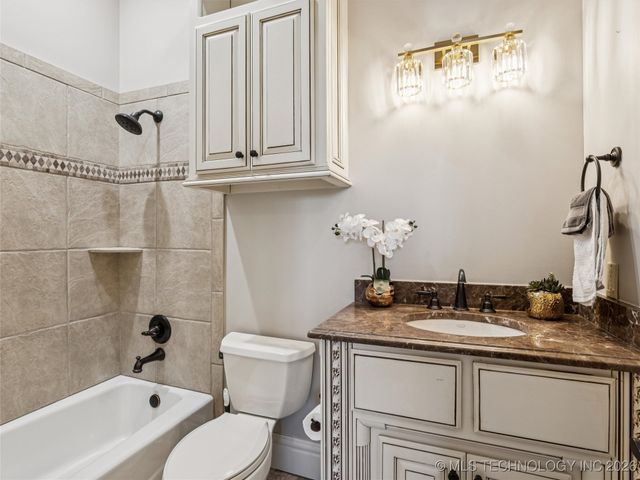 12225 S 14th Court, Jenks, OK 74037