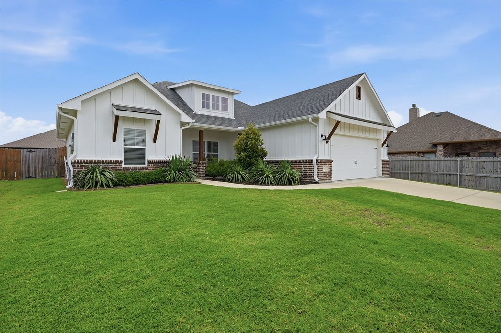 1411 Saratoga Drive, Sherman, TX 75092