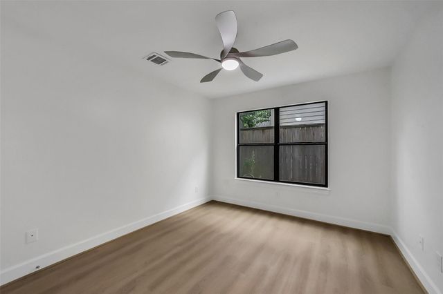 650 Westcross Street 70, Houston, TX 77018
