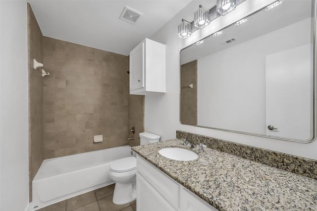 650 Westcross Street 70, Houston, TX 77018