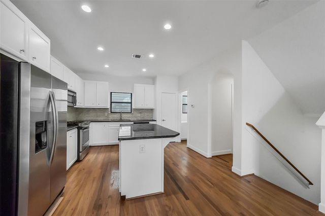 650 Westcross Street 70, Houston, TX 77018