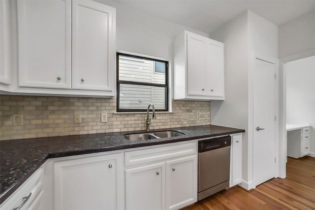 650 Westcross Street 70, Houston, TX 77018