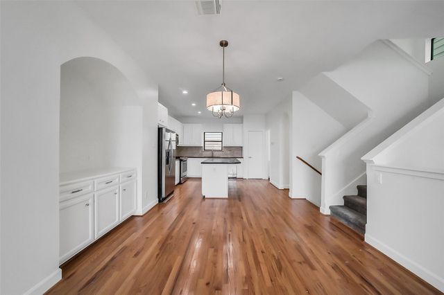 650 Westcross Street 70, Houston, TX 77018