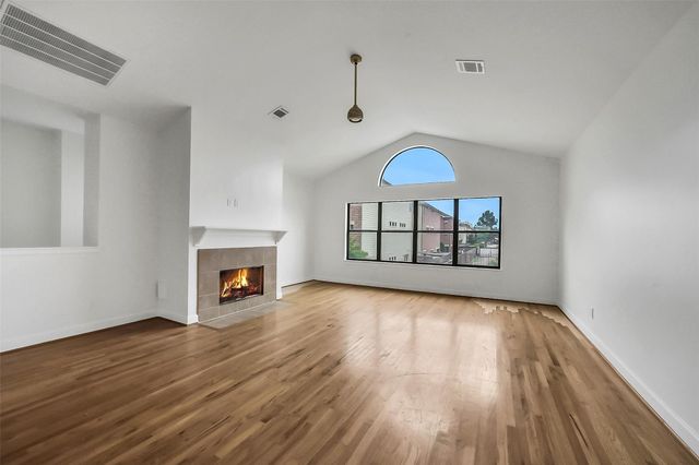 650 Westcross Street 70, Houston, TX 77018