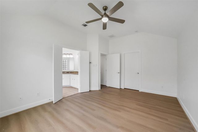 650 Westcross Street 70, Houston, TX 77018