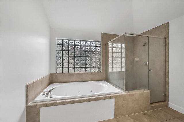 650 Westcross Street 70, Houston, TX 77018