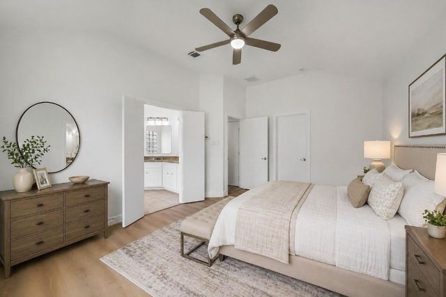 650 Westcross Street 70, Houston, TX 77018