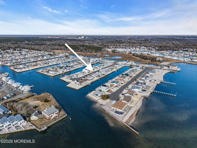 13 Jolly Roger Way, Waretown, NJ 08758