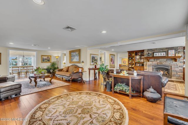 13 Jolly Roger Way, Waretown, NJ 08758