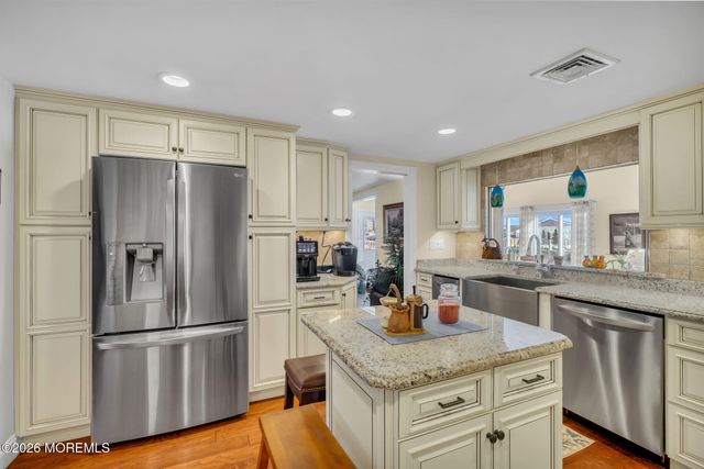 13 Jolly Roger Way, Waretown, NJ 08758