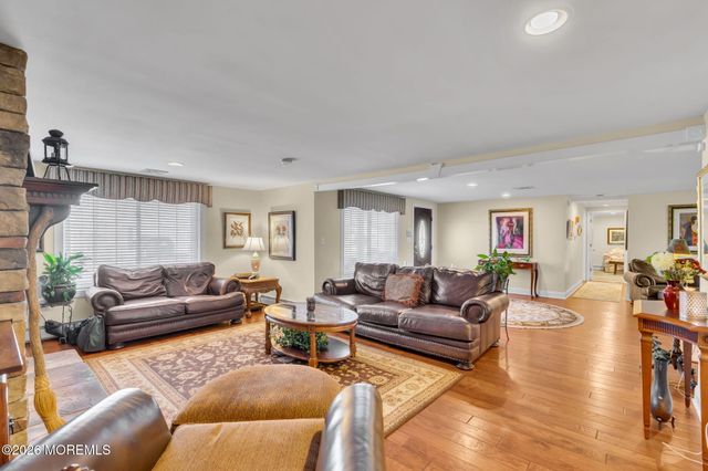 13 Jolly Roger Way, Waretown, NJ 08758