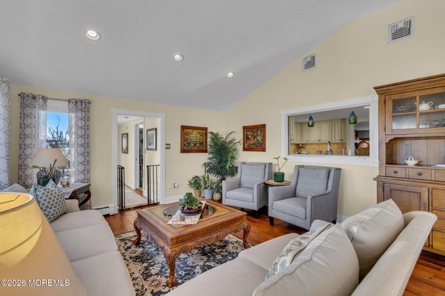 13 Jolly Roger Way, Waretown, NJ 08758