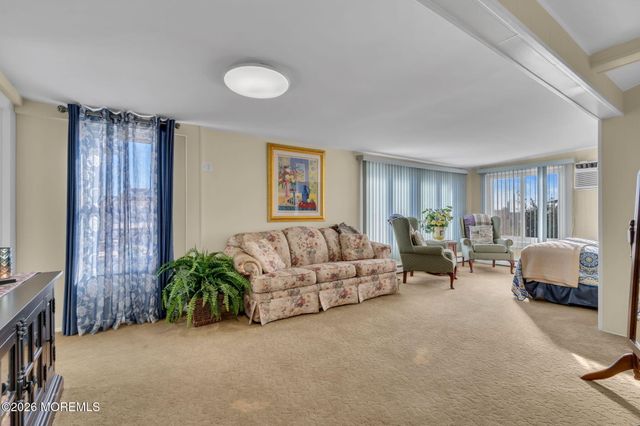 13 Jolly Roger Way, Waretown, NJ 08758