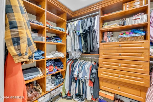 13 Jolly Roger Way, Waretown, NJ 08758