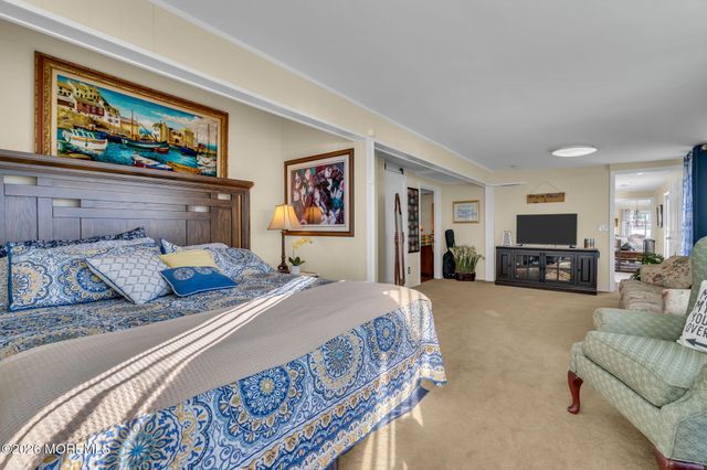 13 Jolly Roger Way, Waretown, NJ 08758