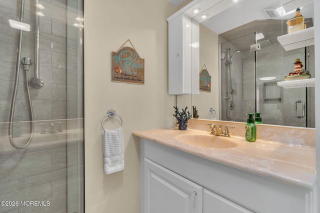 13 Jolly Roger Way, Waretown, NJ 08758