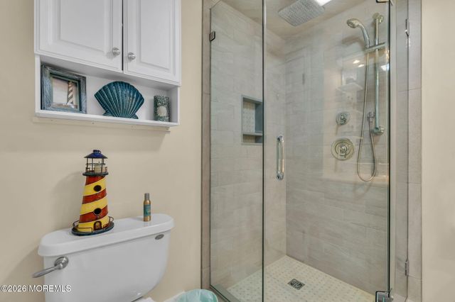 13 Jolly Roger Way, Waretown, NJ 08758