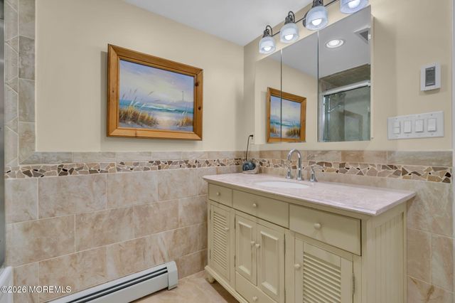 13 Jolly Roger Way, Waretown, NJ 08758