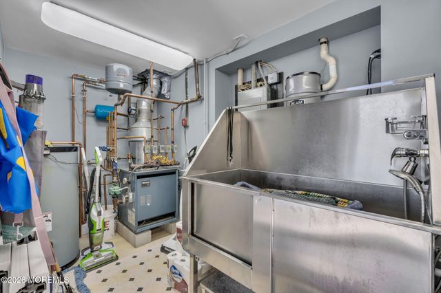 13 Jolly Roger Way, Waretown, NJ 08758