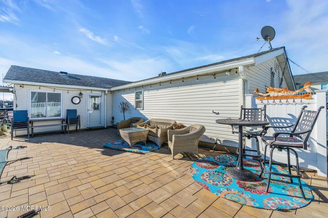 13 Jolly Roger Way, Waretown, NJ 08758