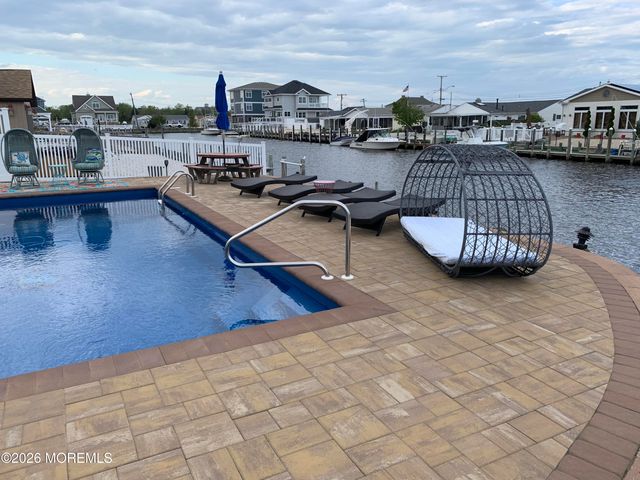 13 Jolly Roger Way, Waretown, NJ 08758