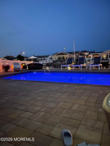 13 Jolly Roger Way, Waretown, NJ 08758