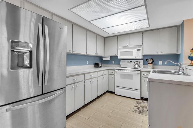 700 STARKEY ROAD 1114, Largo, FL 33771