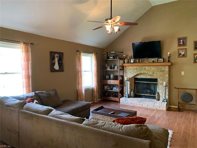 646 Edgewood ARCH, Chesapeake, VA 23322