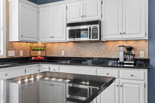 11542 Avery Drive, Inver Grove Heights, MN 55077