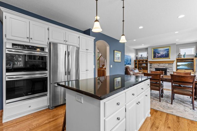 11542 Avery Drive, Inver Grove Heights, MN 55077