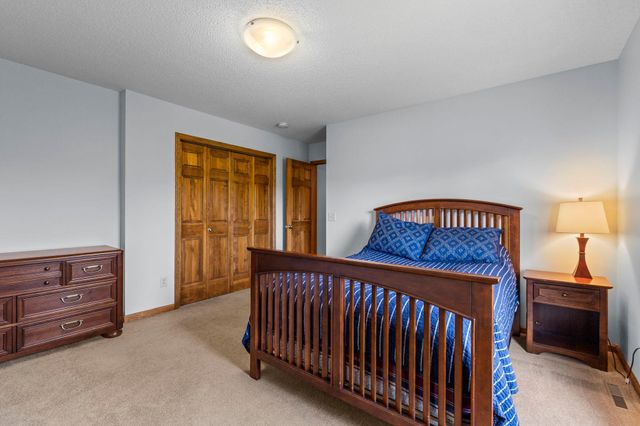 11542 Avery Drive, Inver Grove Heights, MN 55077