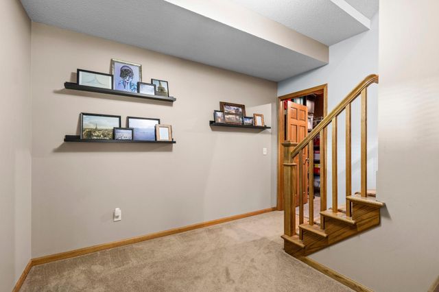 11542 Avery Drive, Inver Grove Heights, MN 55077