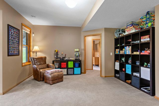 11542 Avery Drive, Inver Grove Heights, MN 55077